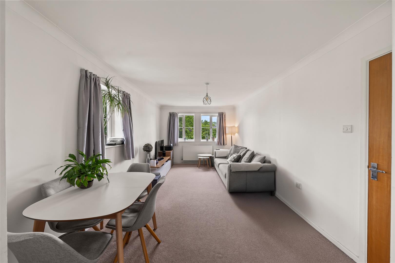 2 bed property in Mulgrave Road, Sutton
